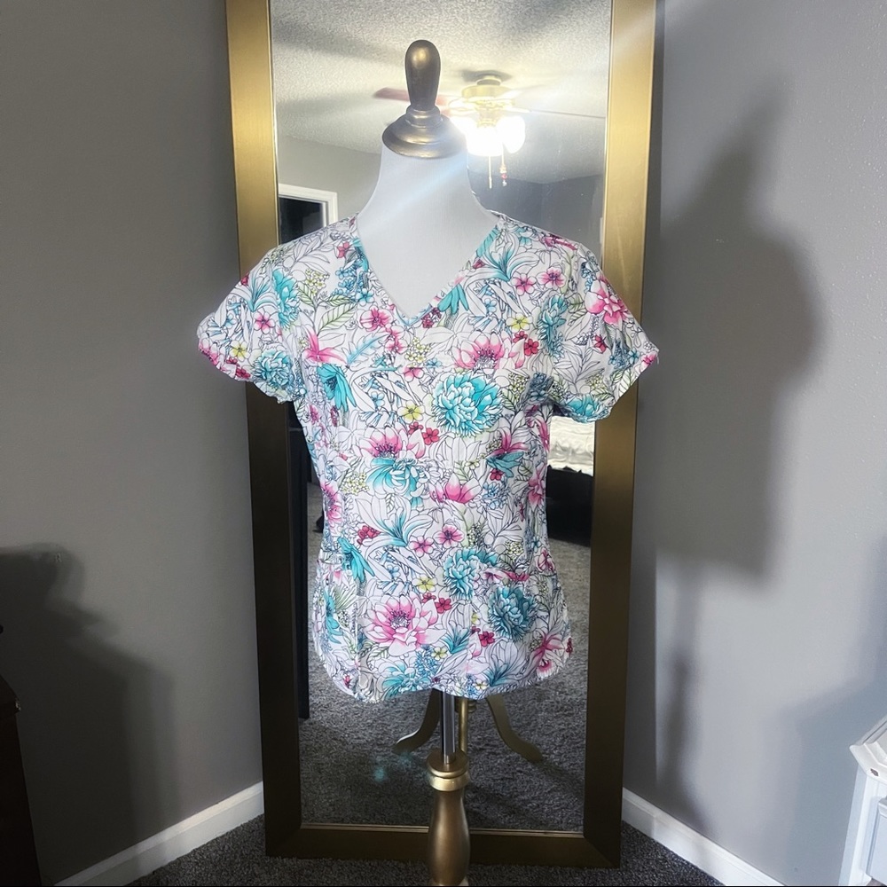 SCRUBSTAR floral scrub top